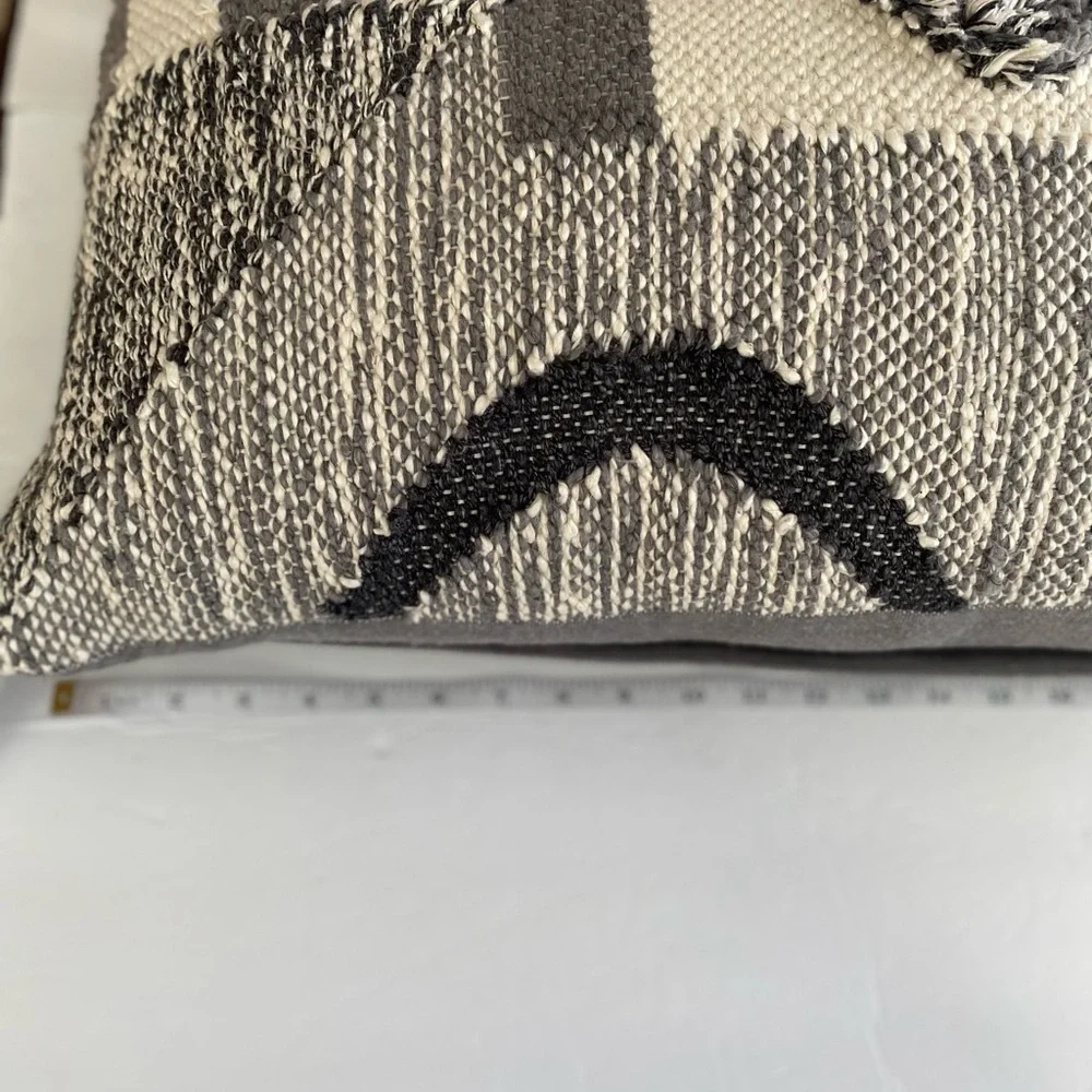 N/A kirklands pillow